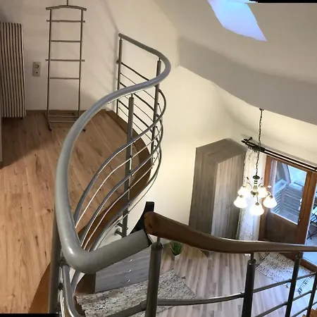 شقة Pitypang غيولا